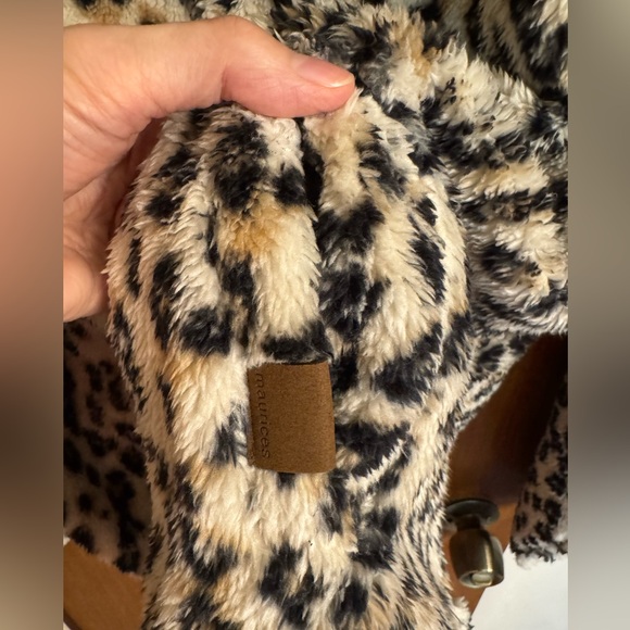 New with tags ladies size XXL Maurices animal print fuzzy pullover - Picture 13 of 15